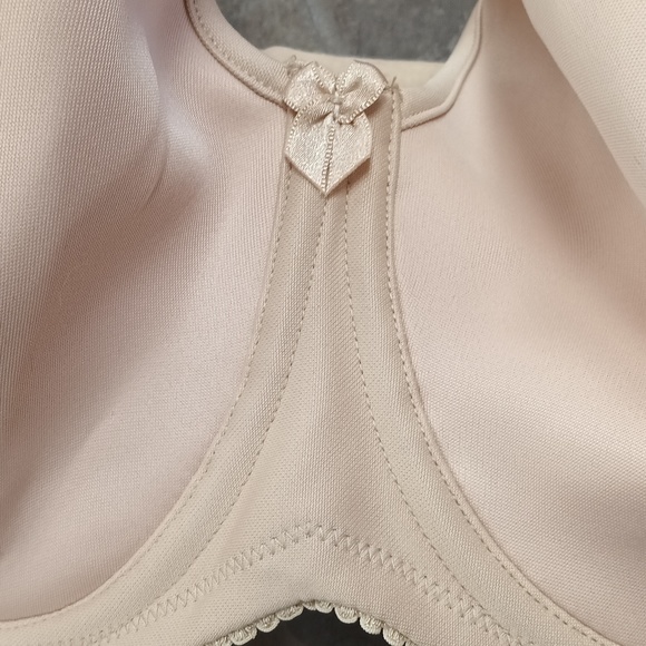 Elila Microfiber Molded Underwire Full Coverage Bra - Picture 3 of 8